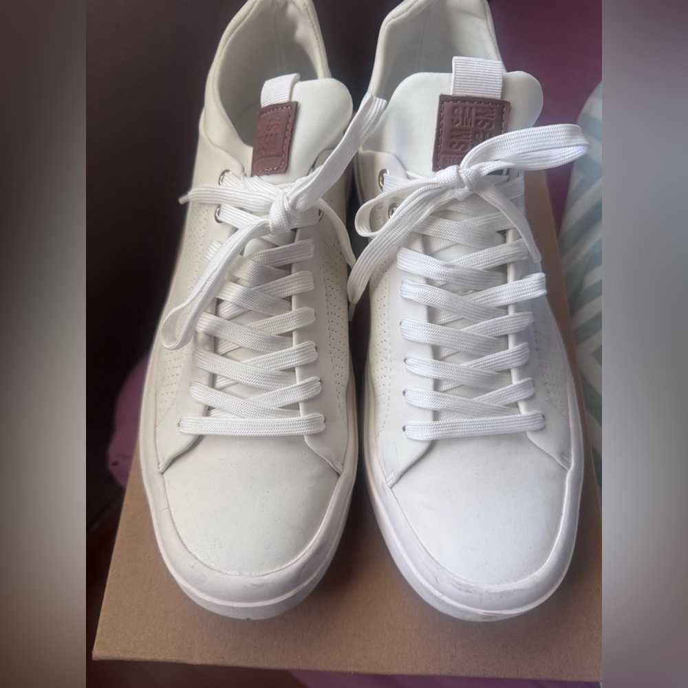 Steve Madden White Casual Sneakers
